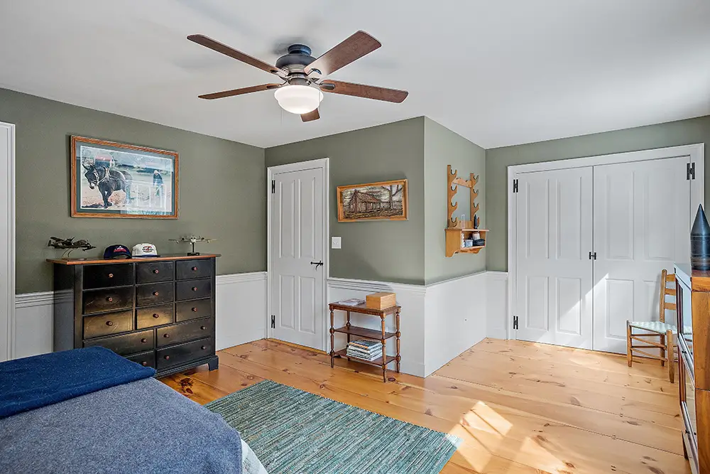 Can I Replace a Light Fixture With a Ceiling Fan