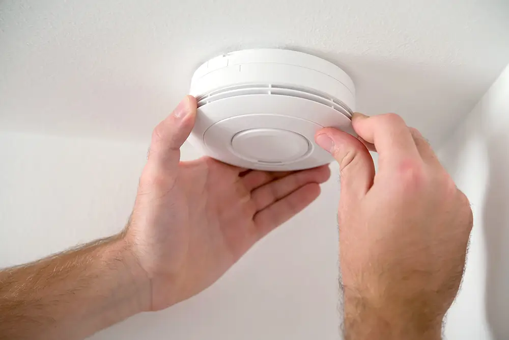 Illinois’ Smoke Alarm Law and Your Naperville Home: 10-Year Sealed Batteries, Hardwired Interconnection, and What Fails at Resale